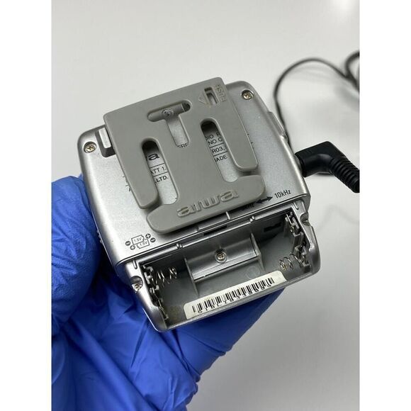 Vtg Aiwa Walkman AM FM Stereo Receiver CR-DX501 & Over the Ear Headphones Gray D - Picture 8 of 9